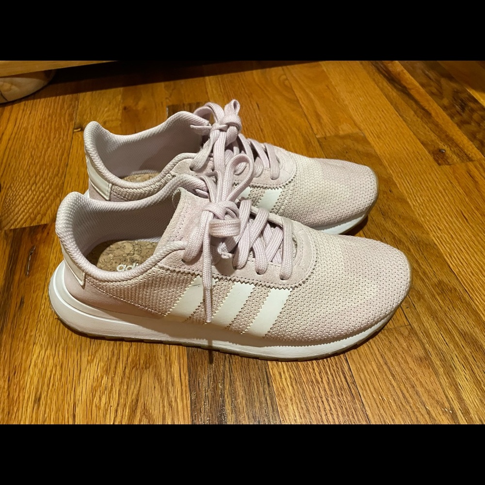 Adidas womens light pink sneaker size 7.5 - Picture 2 of 4